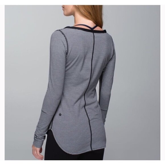 ❤️ Lululemon AweSoma Henley , gray/navy stripes, Size 6 E39 - Picture 2 of 8